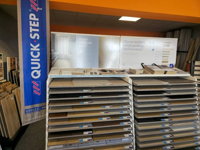Ekspozycja paneli Quick-Step przy Kilińskiego 57